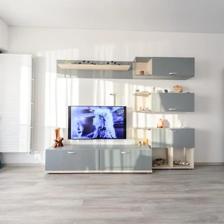 Best Lake View Mamaia